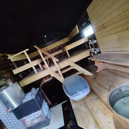 Kakiniitty Glamping خيمة فخمة *