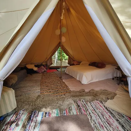 Kakiniitty Glamping خيمة فخمة *
