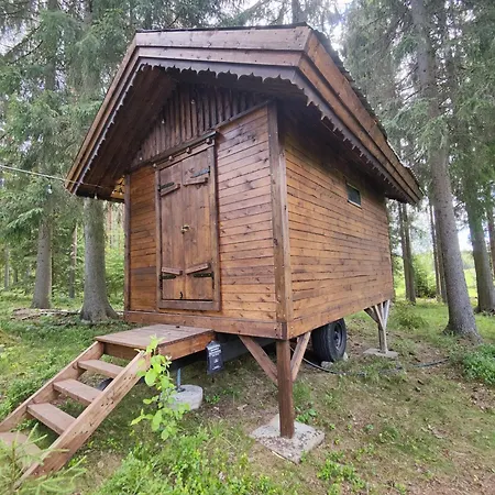 Kakiniitty Glamping خيمة فخمة *