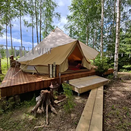 Kakiniitty Glamping *