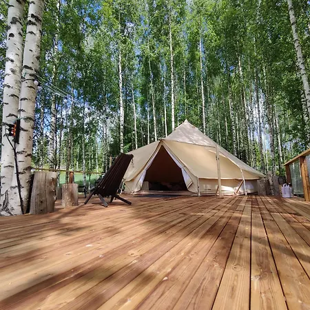Kakiniitty Glamping خيمة فخمة Tammela